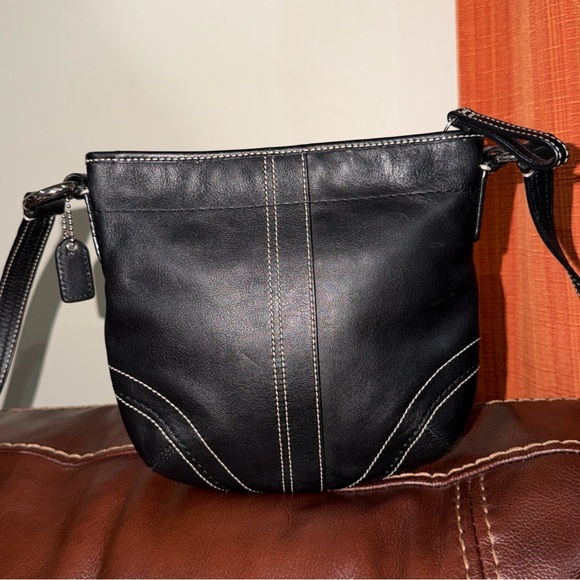 ‼️Vintage Coach Soho Black Leather Crossbody Bag - Picture 3 of 14